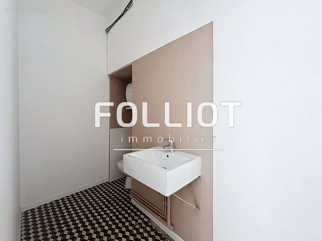 A vendre  Immeuble Caumont L Evente - photo 10