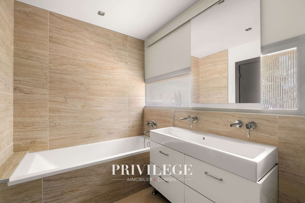 Maison à CHARBONNIERES-LES-BAINS