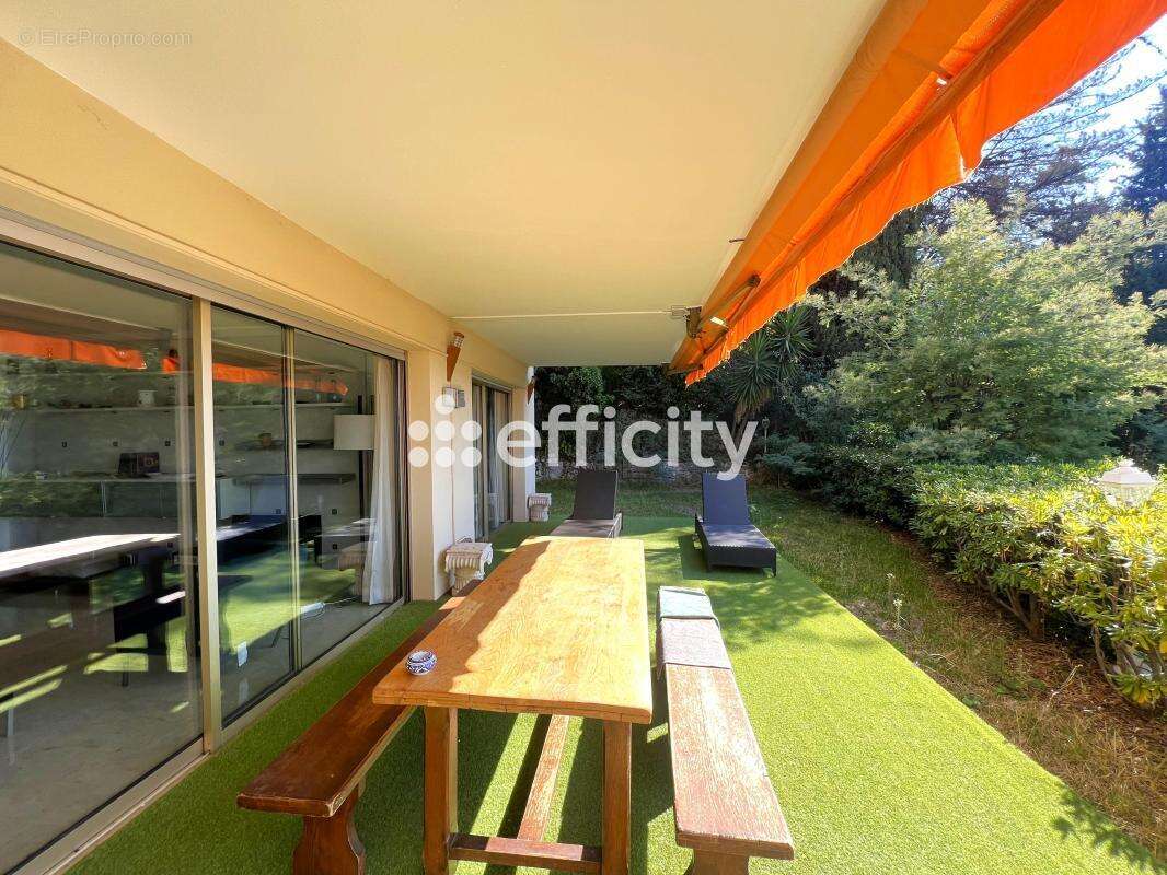 Appartement à LE CANNET