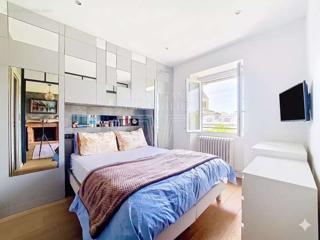 Appartement à PARIS-8E