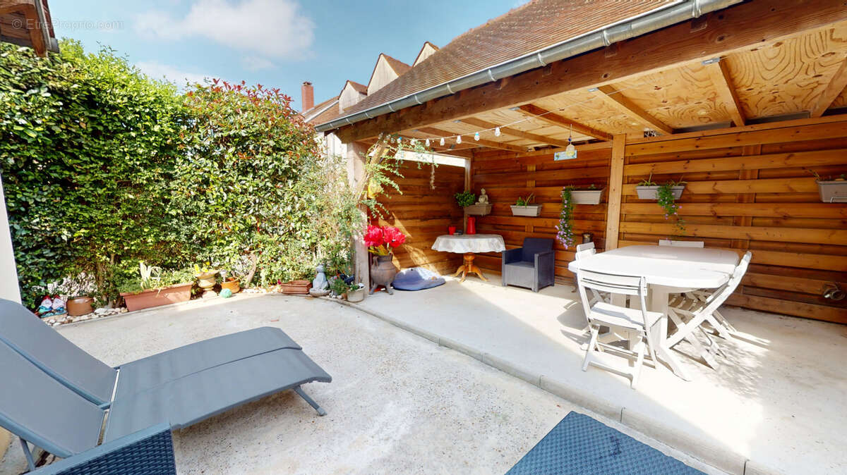 Maison à SAULX-MARCHAIS