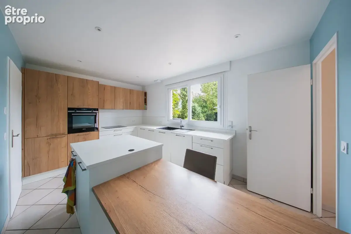 Maison de  8 pieces sur parcelle de 591 m2 - photo 6