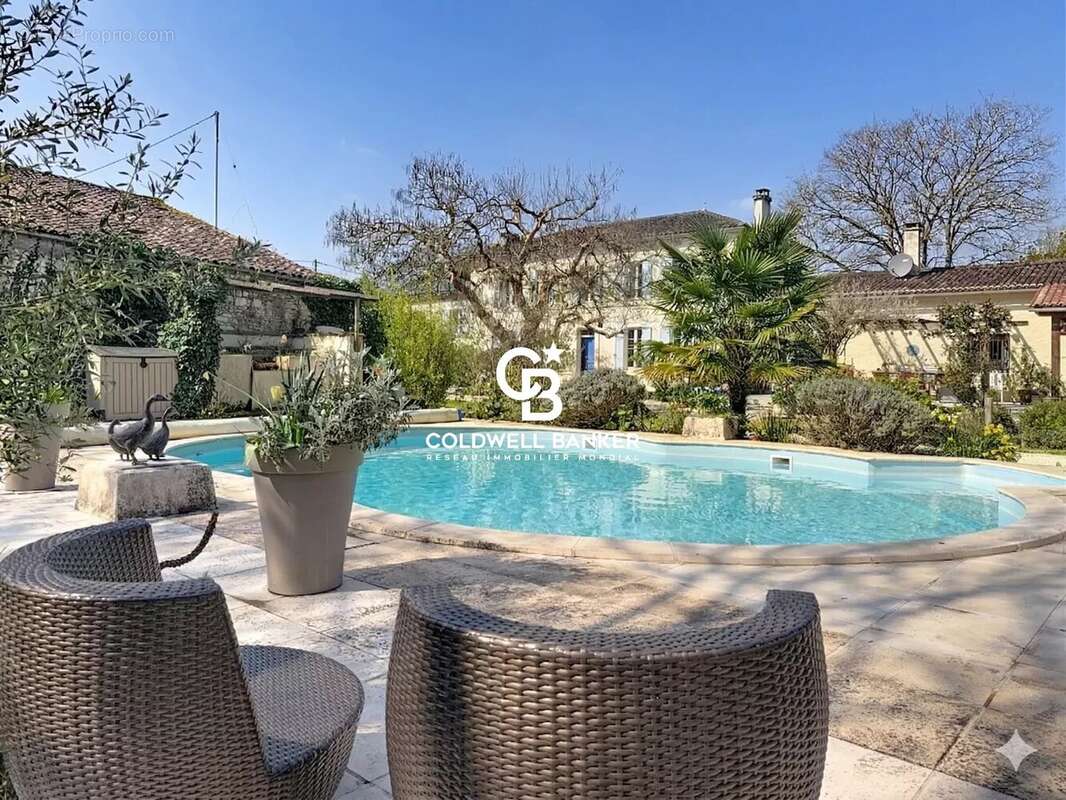 Maison à DOMPIERRE-SUR-CHARENTE