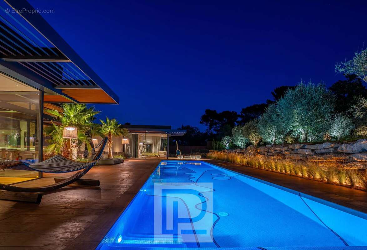 Propriété contemporaine d’exception au cœur d’un domaine privé - photo 8