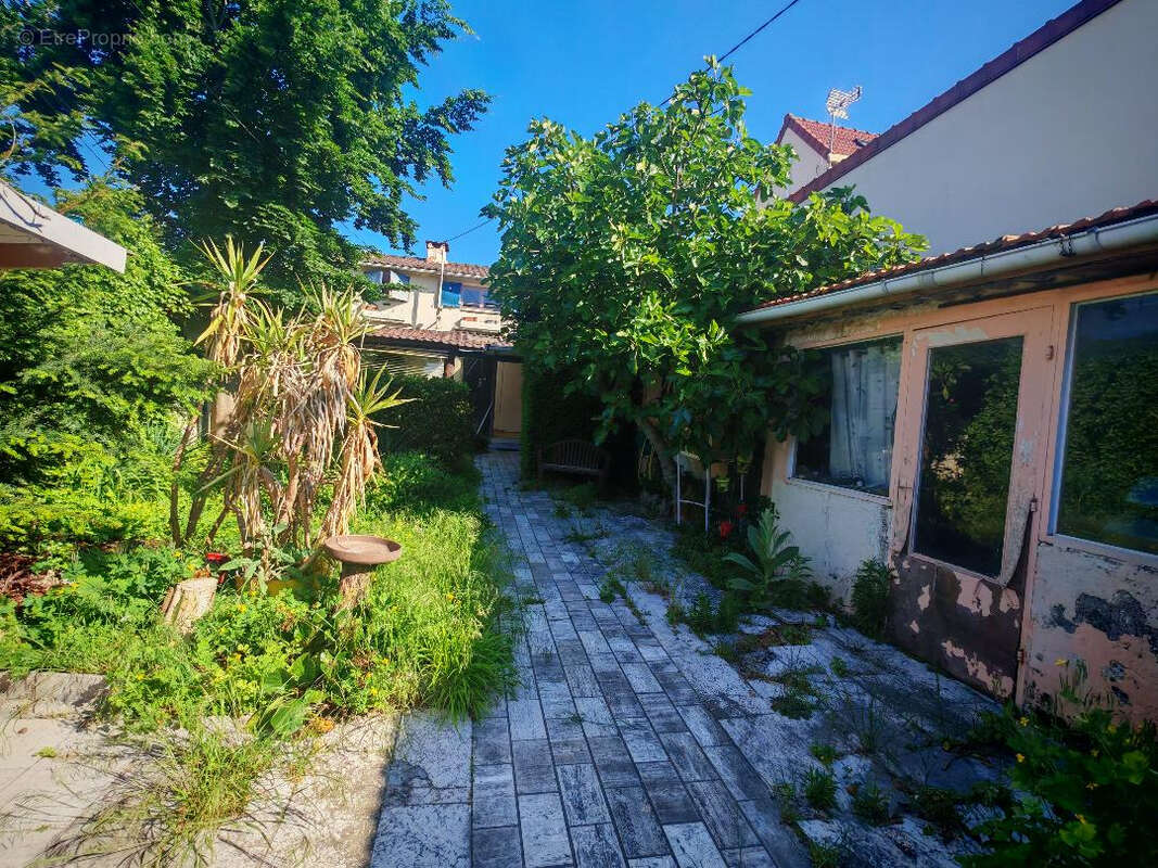 Maison à SARTROUVILLE