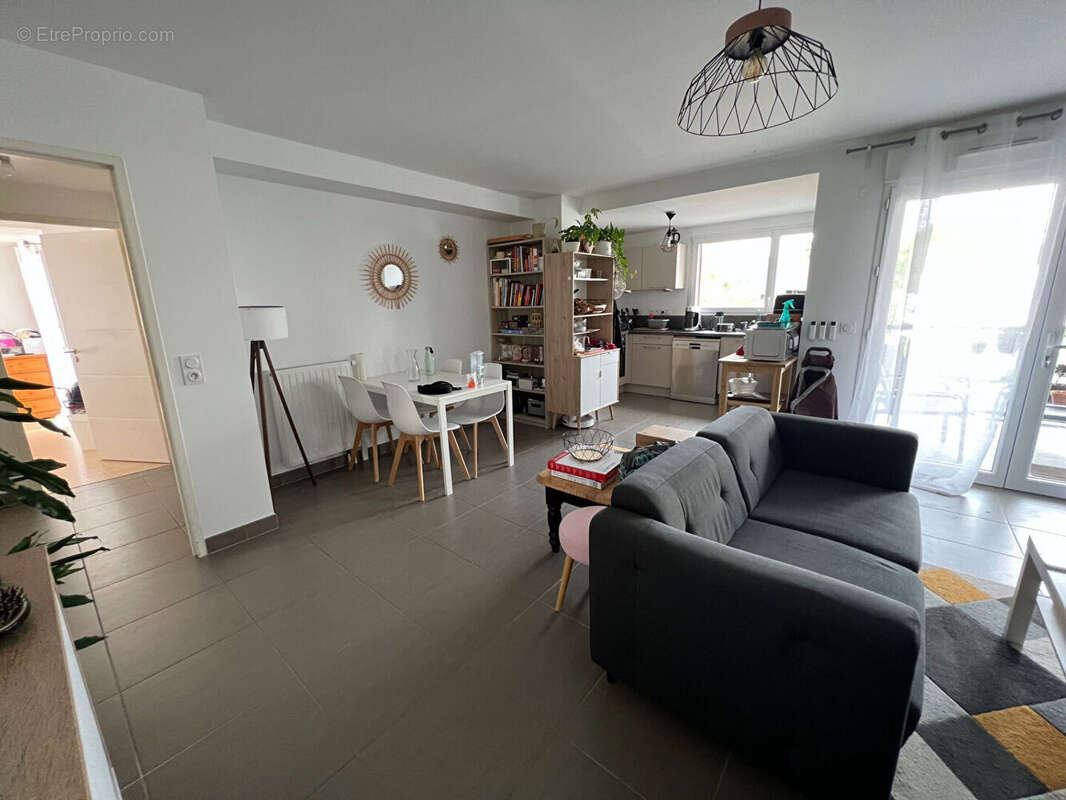 Appartement à CHANGE