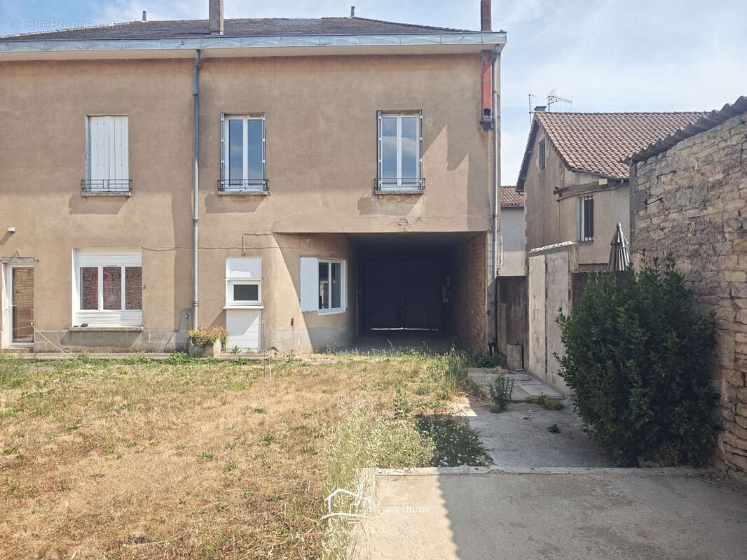 Maison 4 chambres jardin et 2 places de stationements - photo 11