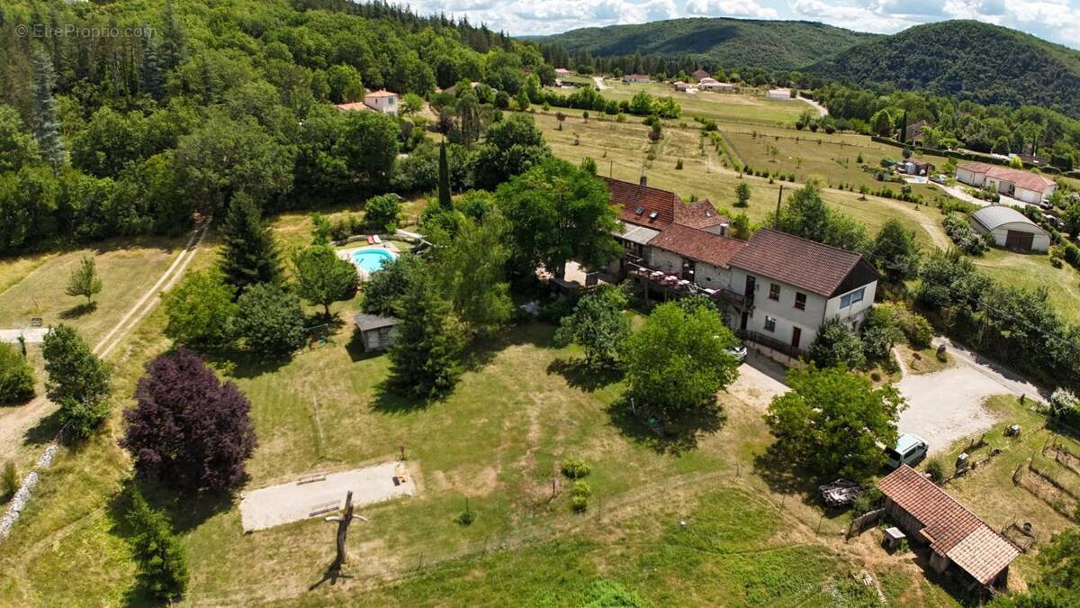 Maison à TOUR-DE-FAURE