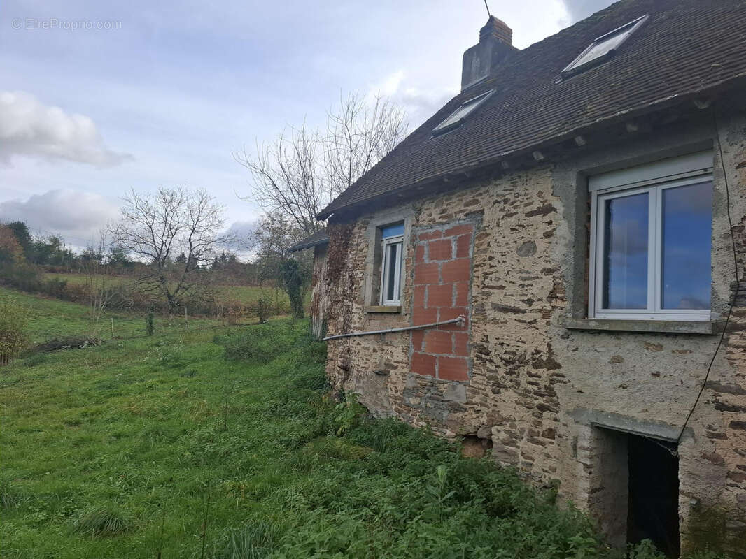 Maison à SAINT-YRIEIX-LA-PERCHE