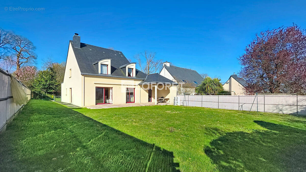 Maison à NOYAL-SUR-VILAINE
