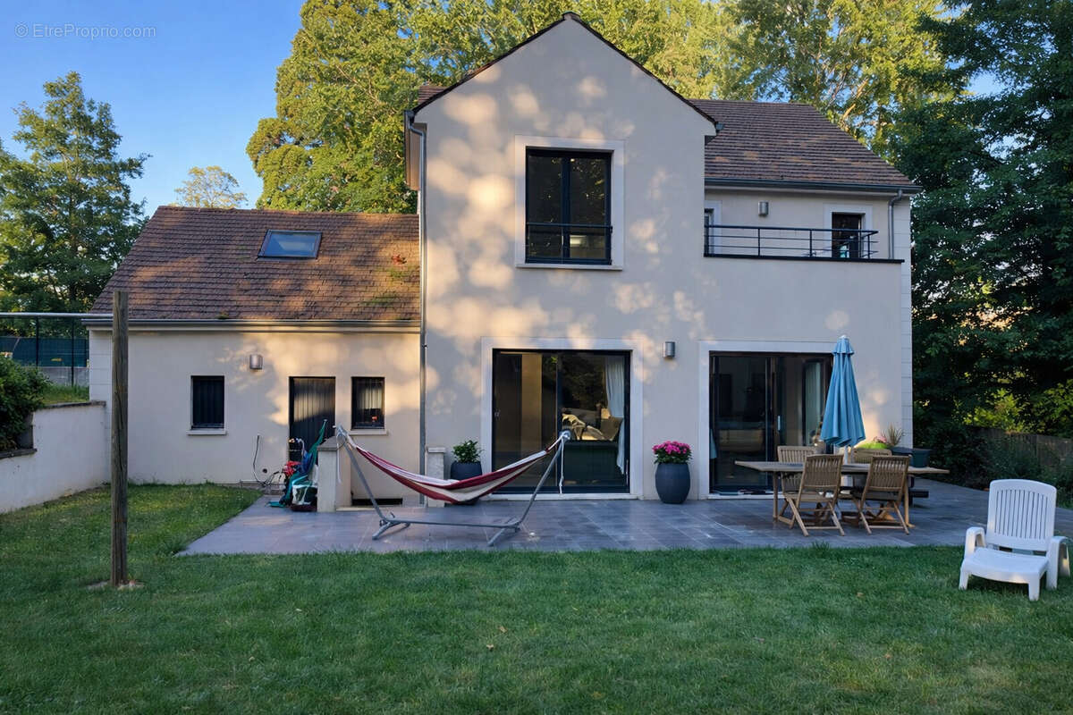 Maison à CRESPIERES