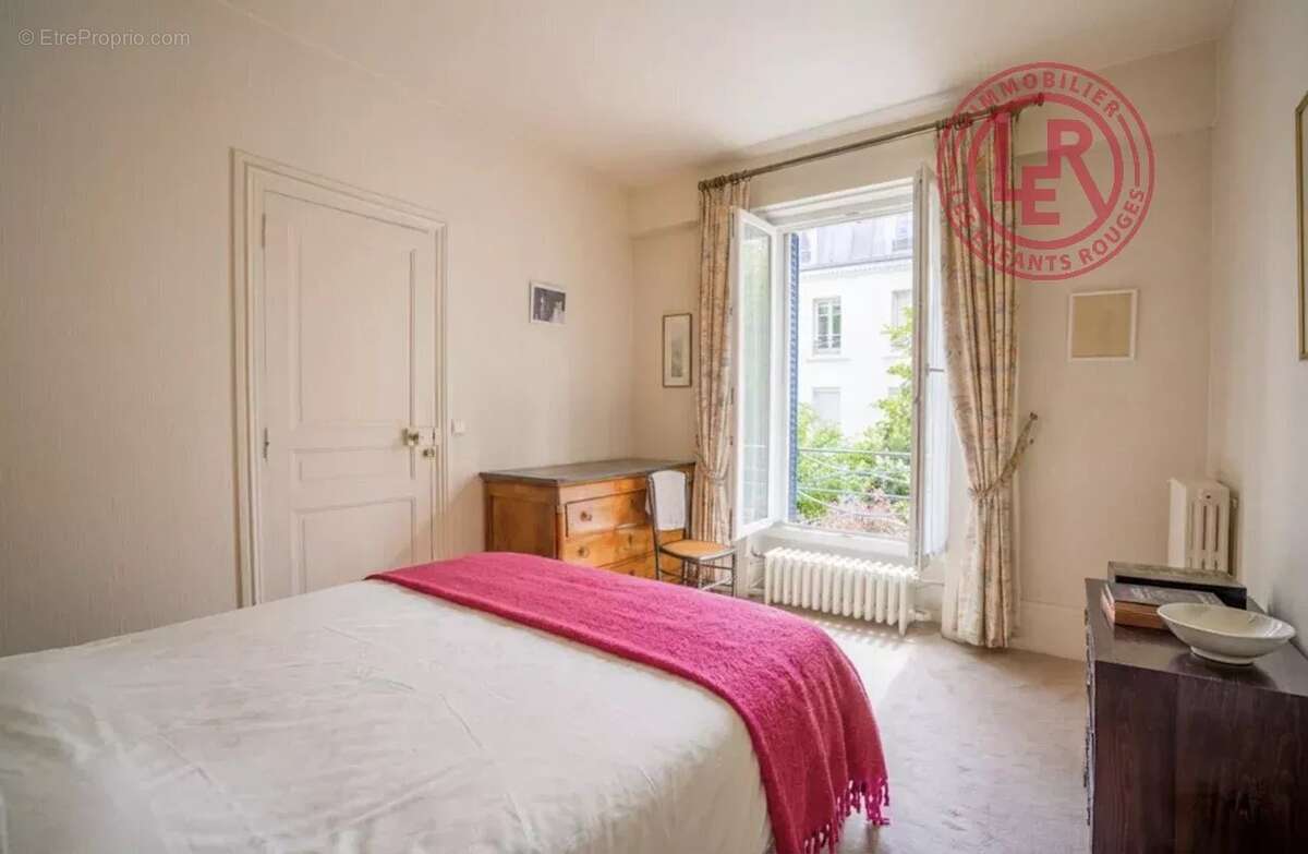 Maison à PARIS-14E