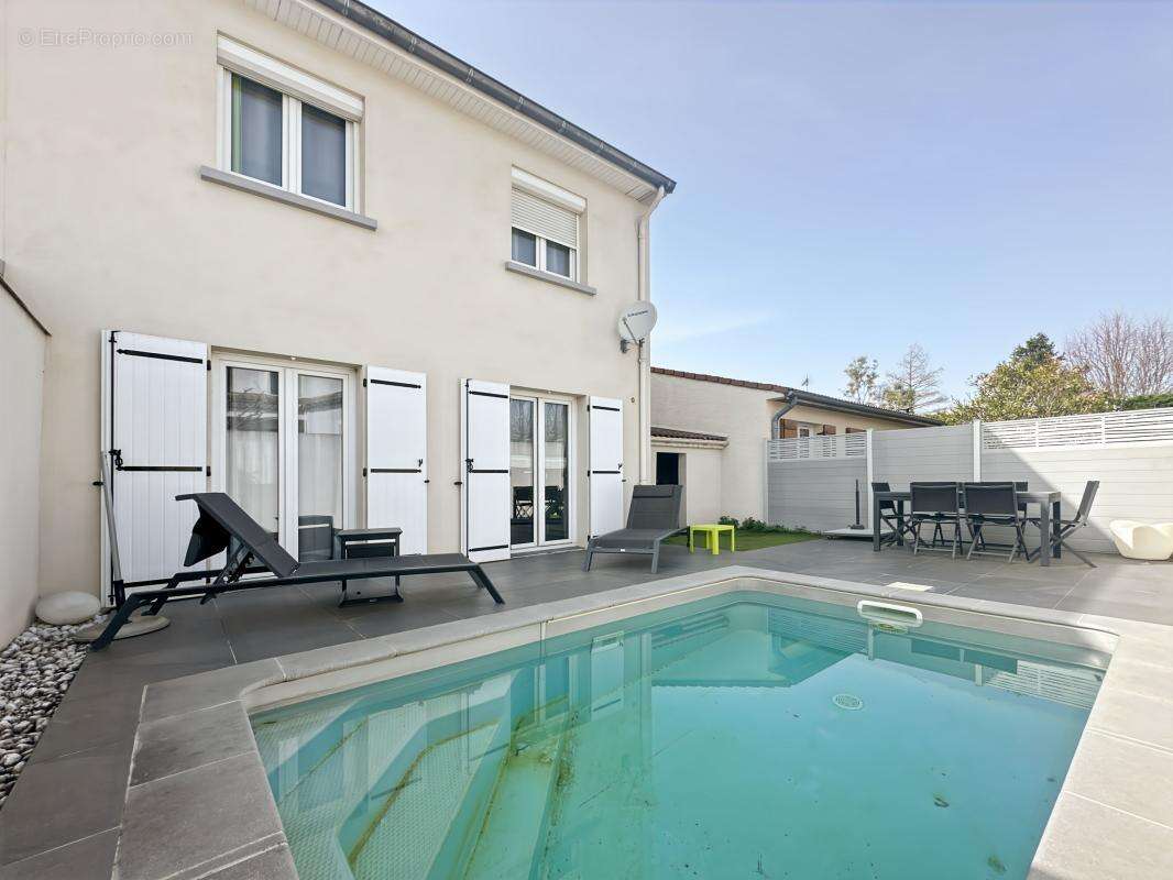 Maison à BOURG-LES-VALENCE