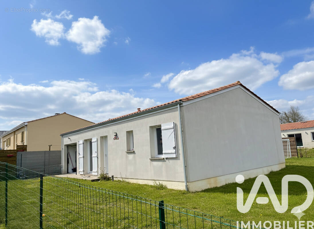 Photo 1 - Maison à MONTGUYON