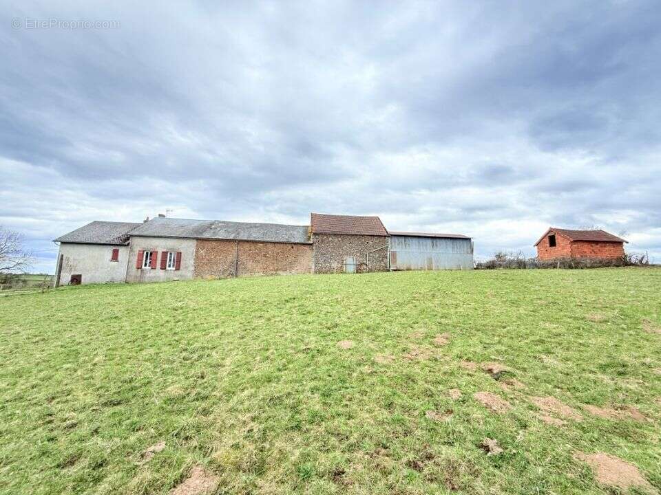 Maison à BARD-LE-REGULIER