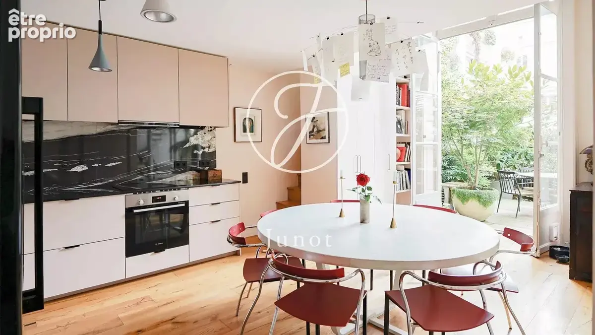 Paris 7e - SÈVRES-BABYLONE / RUE DE LA CHAISE - Appartement à vendre - 4 pièces - 95,38m² Carrez - 97,94m² au sol - 2 chambres - - photo 7