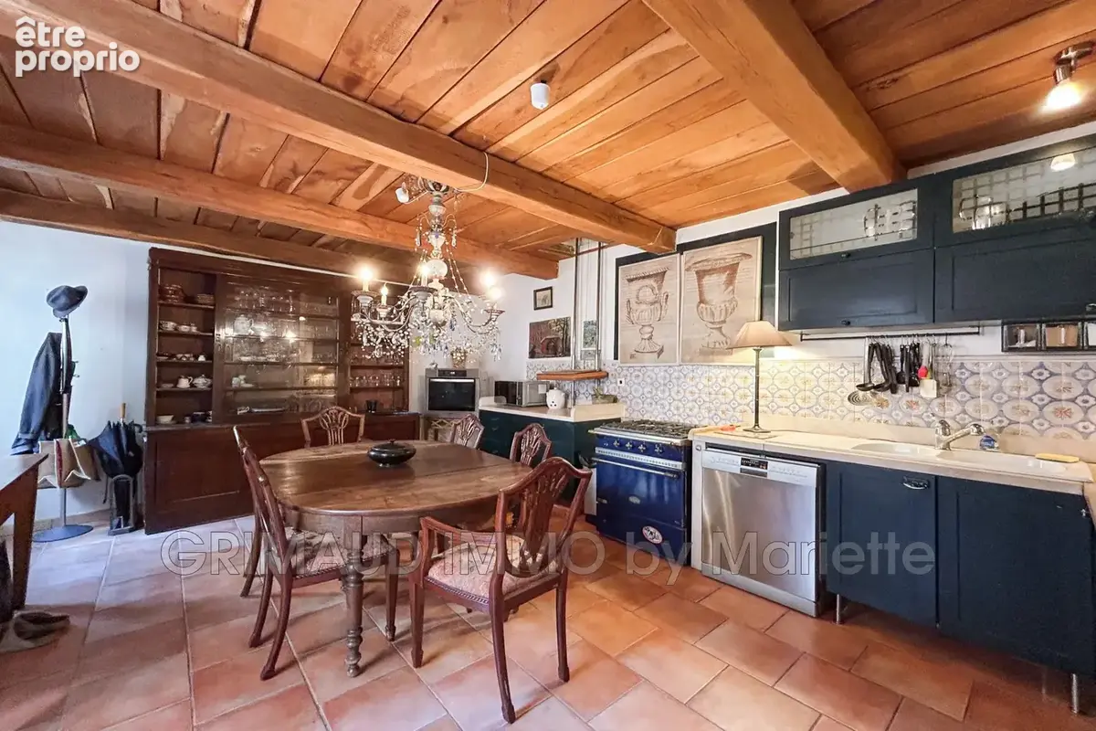 Maison 6 pièces 170 m² à vendre à La Garde-Freinet (83680) - photo 3
