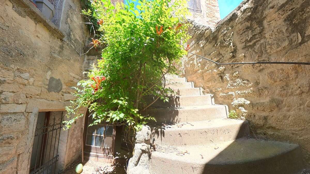 Charmante Maison de Village avec Cour  Projet de Rénovation au Cur de Nézignan-l'Évêque - photo 3
