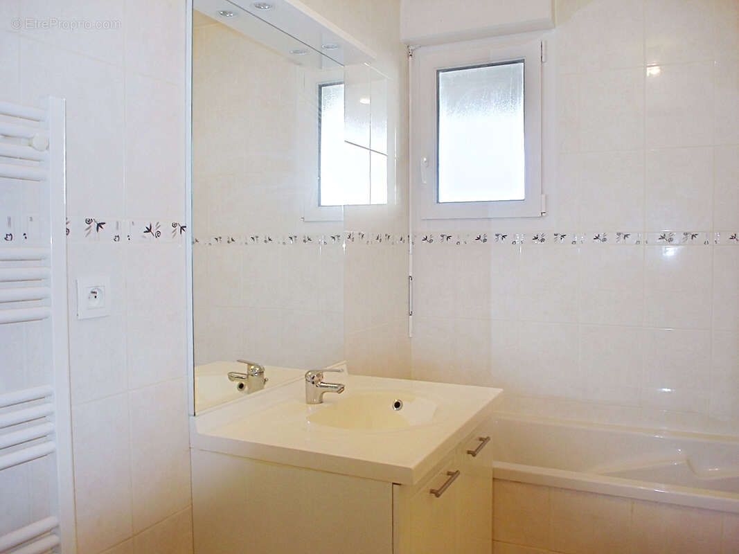 Appartement à MEYZIEU