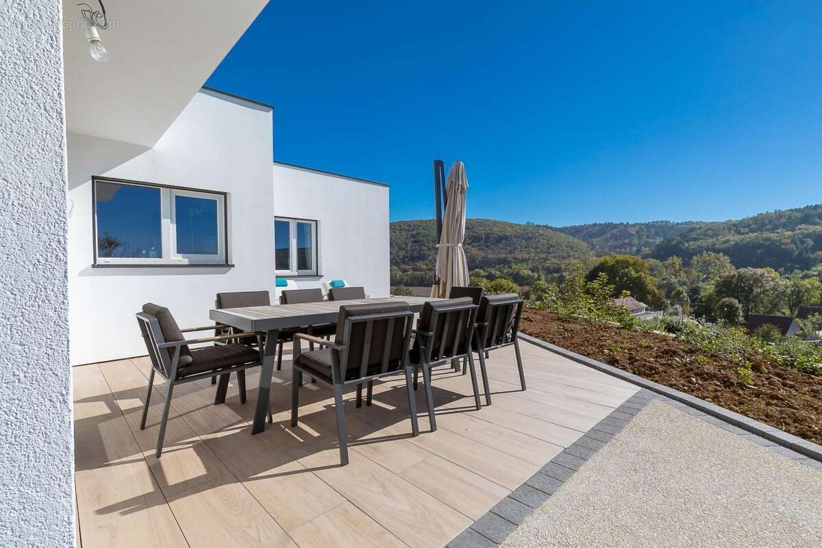 Maison à VELARS-SUR-OUCHE