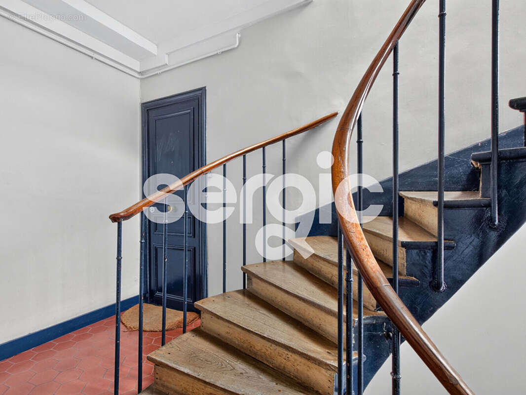 Appartement à PARIS-14E