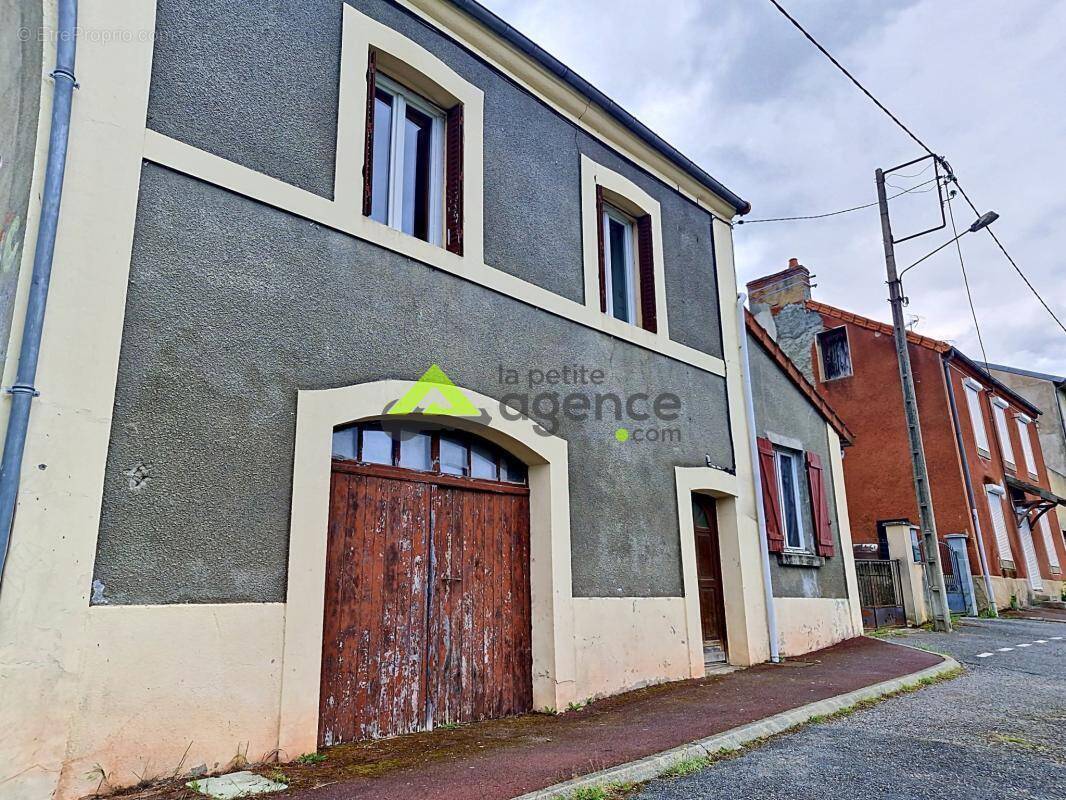 Maison à LAVAVEIX-LES-MINES