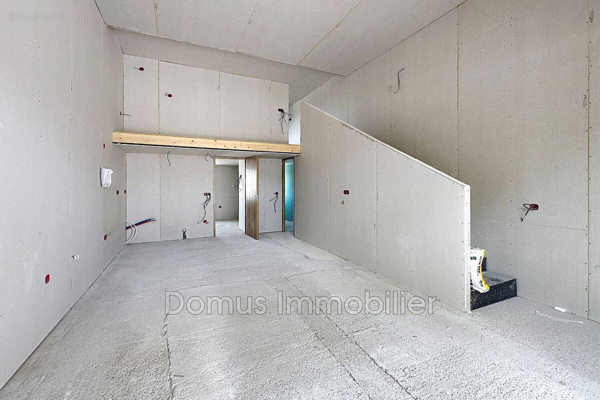 Appartement à PERNES-LES-FONTAINES