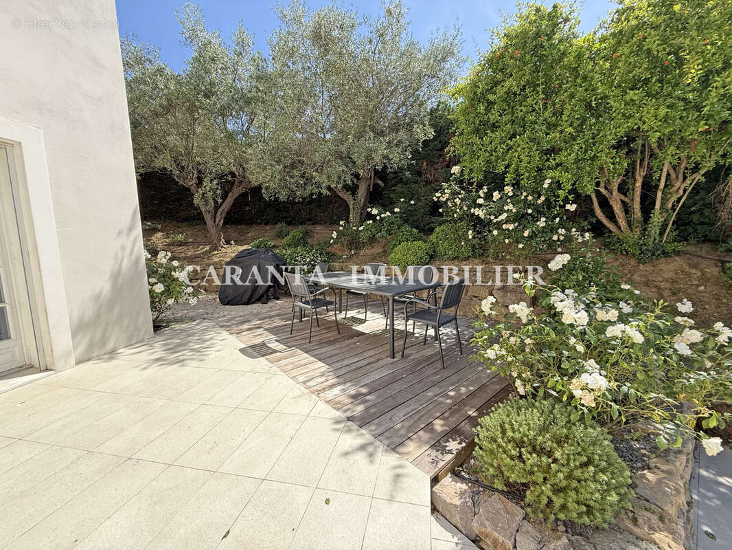 Vente Villa 5 pièces Sainte-Maxime proche centre ville avec piscine et garage - photo 2