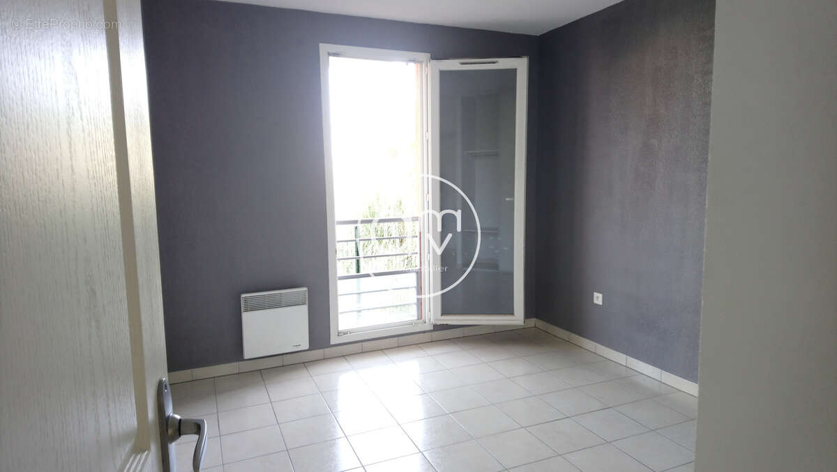 En vente à Hyères (83) : grand appartement avec terrasse - photo 8