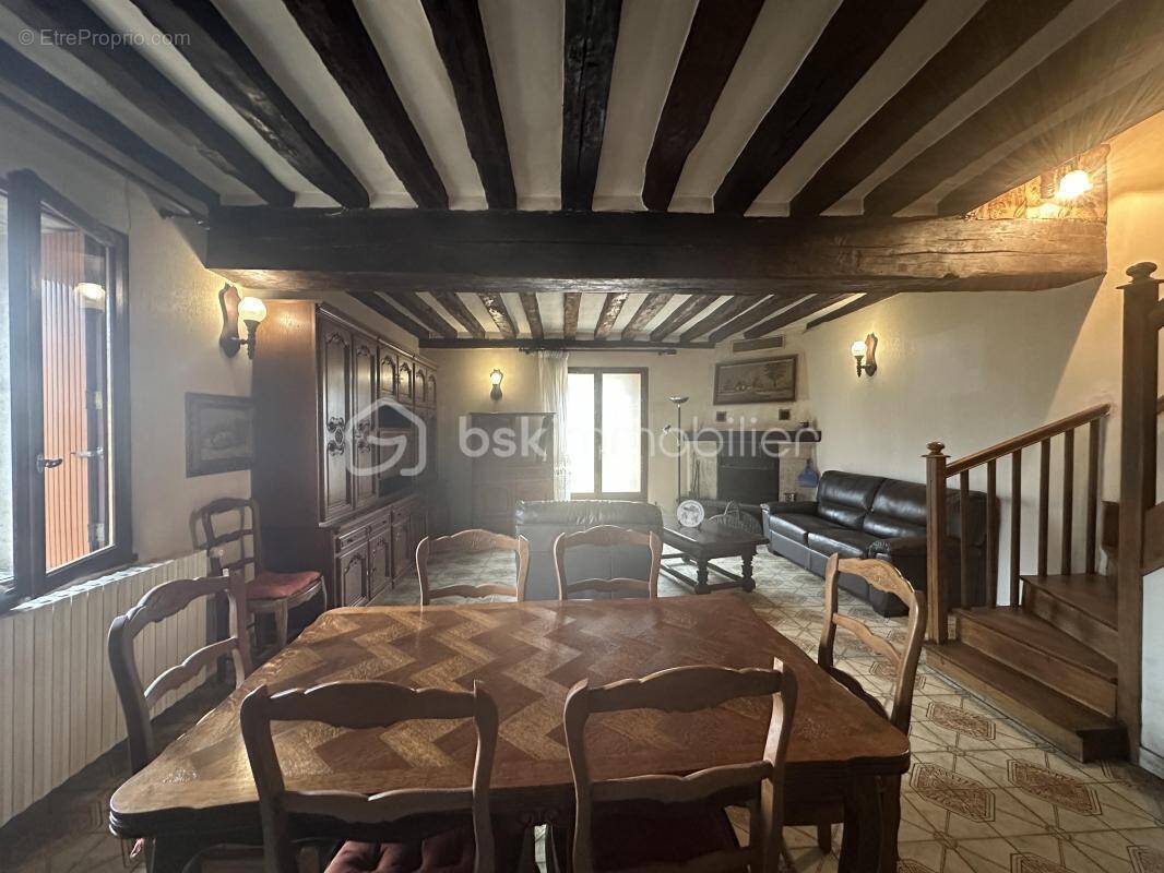 Maison à MONTEREAU-FAULT-YONNE