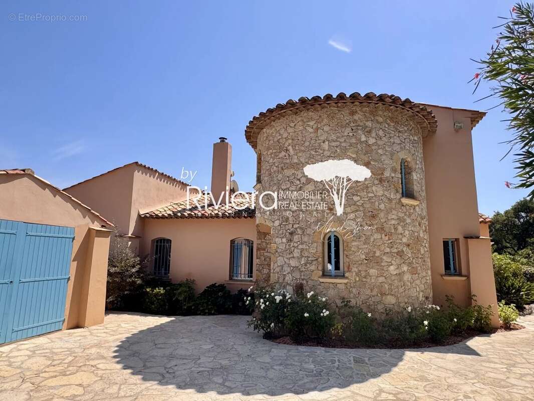 Propriété provençale avec vue mer et piscine ! - photo 6