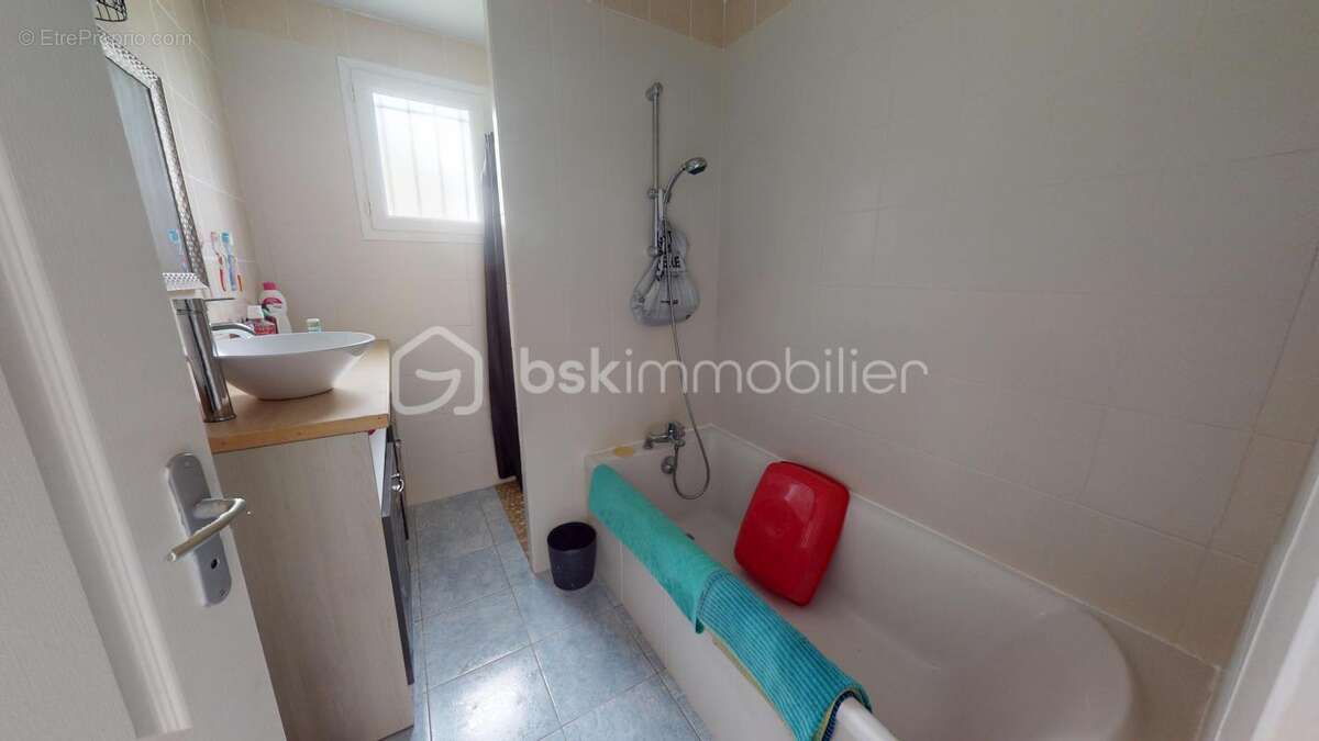 Maison de plain pied - 118m² - Laas - photo 18