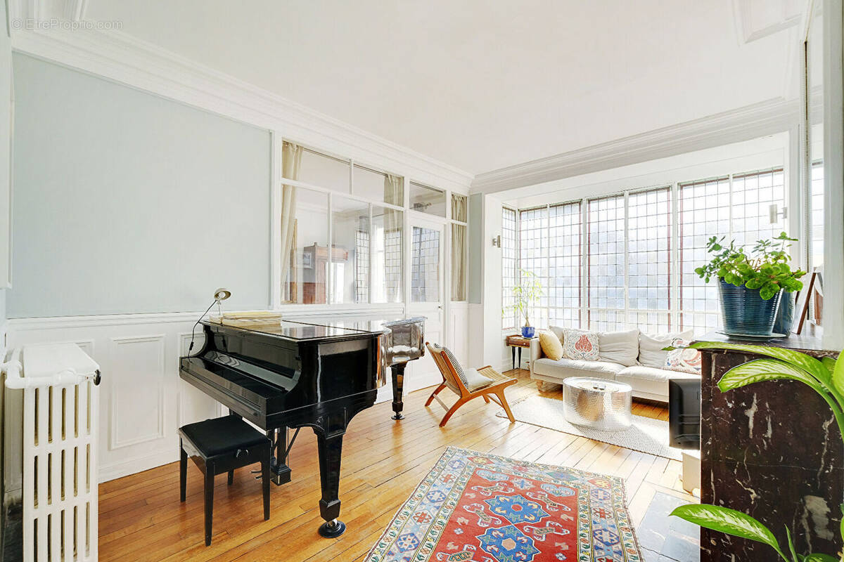 Appartement à PARIS-10E