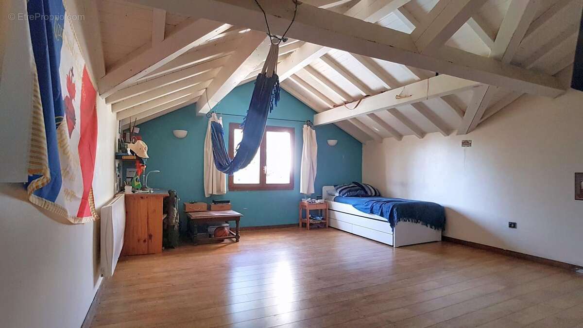 Maison à MOGNENEINS