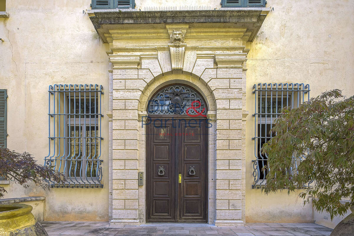 Appartement à ROQUEBRUNE-CAP-MARTIN