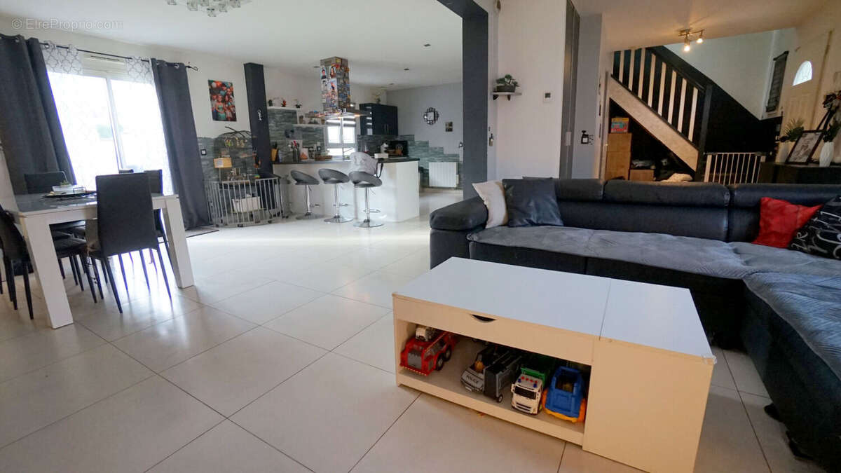 Maison à MEZIERES-SUR-SEINE