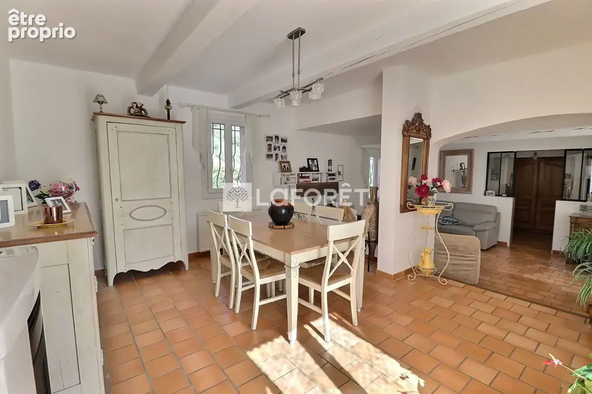 Maison Cuers 4 pièce(s) 117 m2 - photo 8