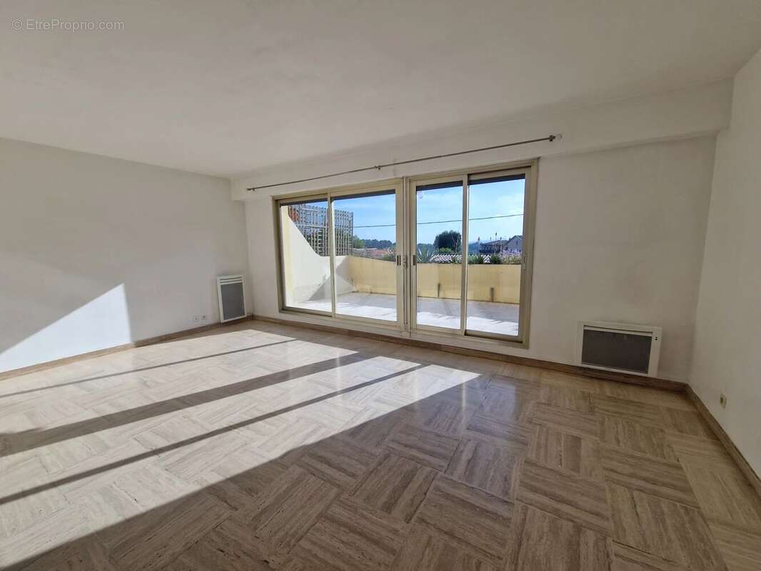 Appartement à VENCE