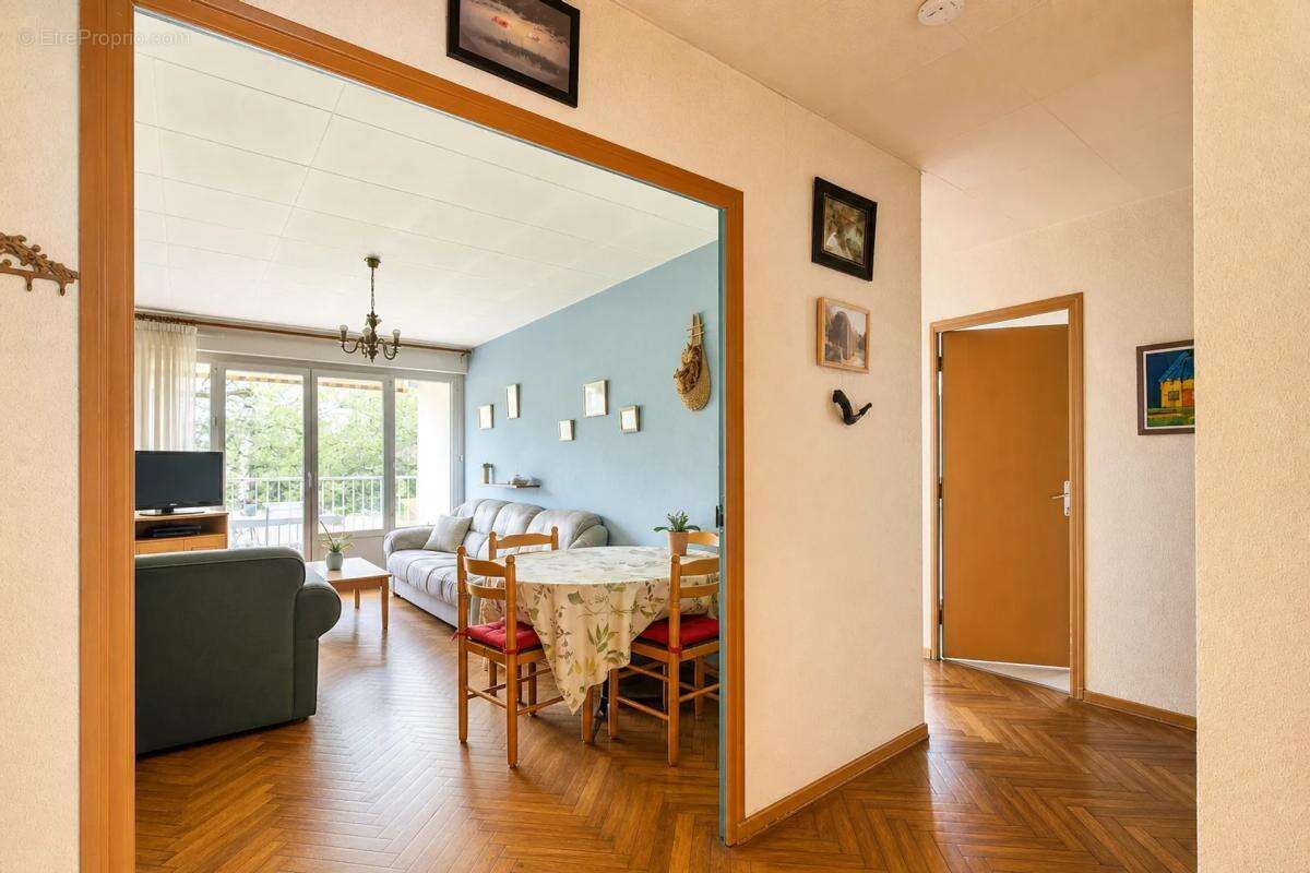 Appartement à SAINTE-FOY-LES-LYON