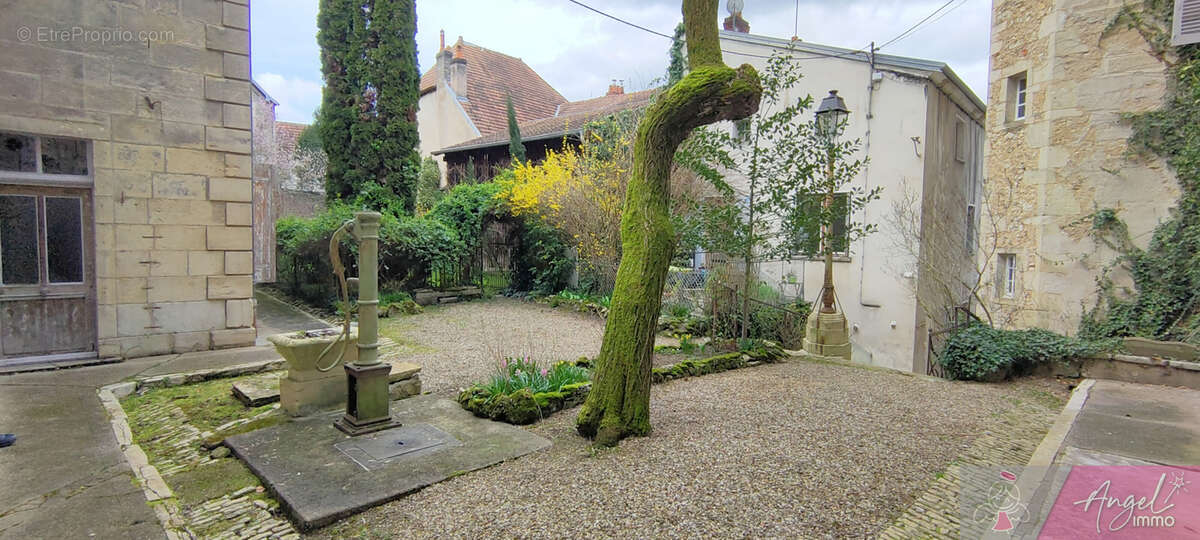 Appartement à GRAY