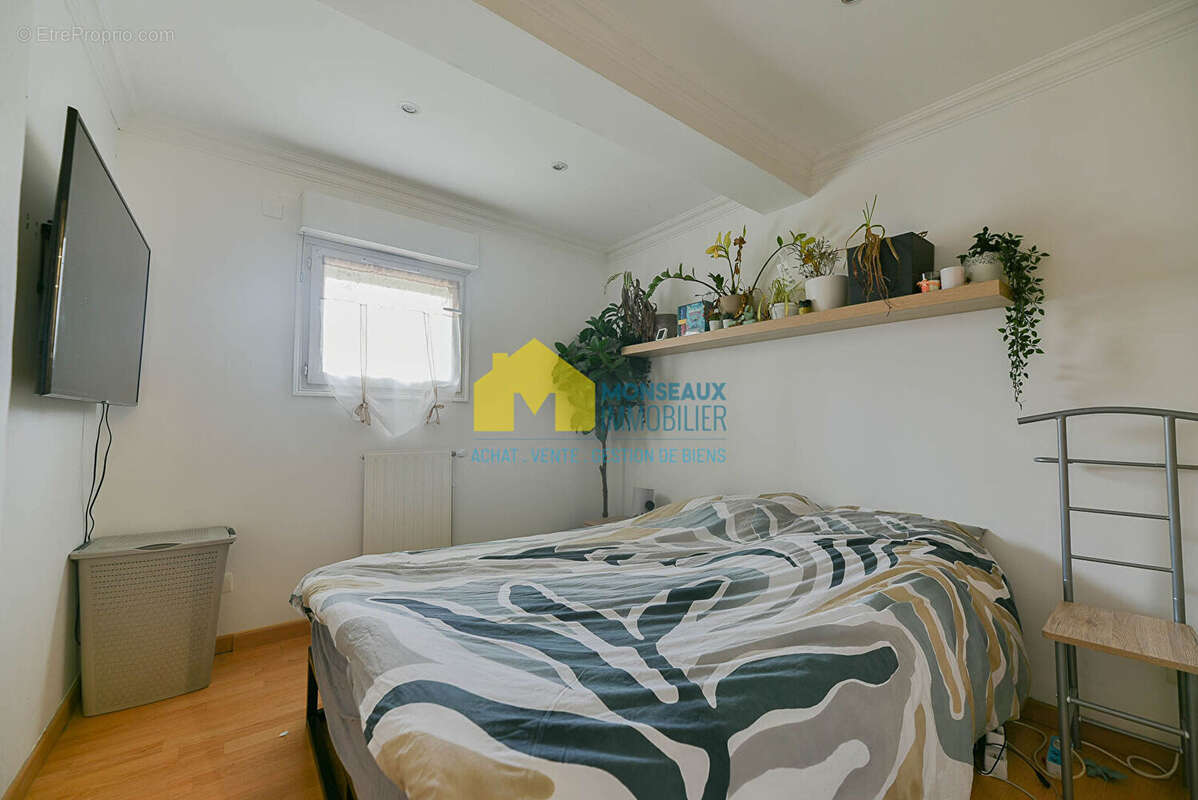 Maison à SAINTE-GENEVIEVE-DES-BOIS