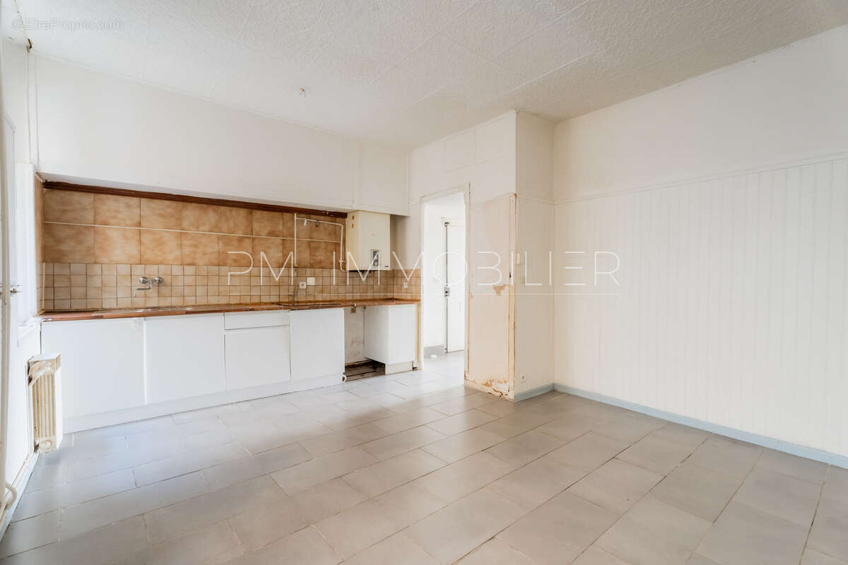 Appartement 42 m² à Marseille-4e  - photo 4