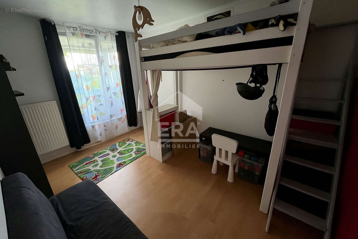 Appartement à LES CLAYES-SOUS-BOIS