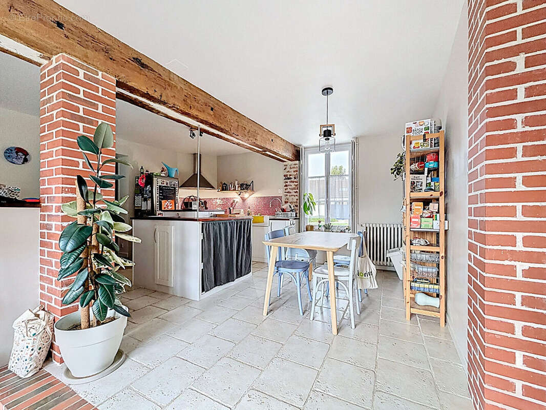 Maison à FRESNAY-LE-GILMERT