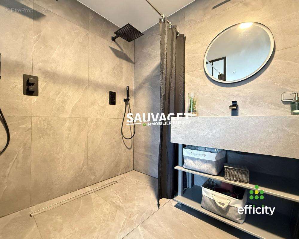 Appartement à REIGNIER