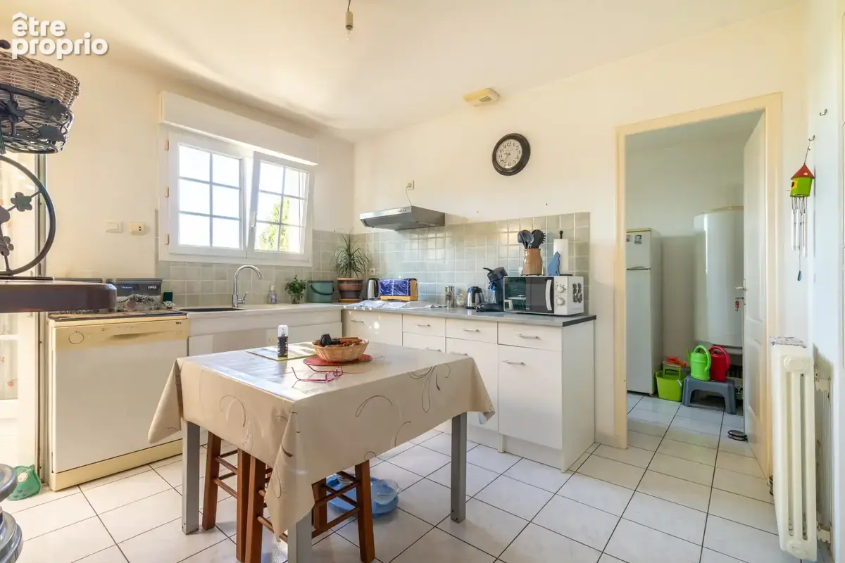 Saint-savinien   maison de plain-pied de 97 m2   grand garage   terrain de 719 m2 - photo 5