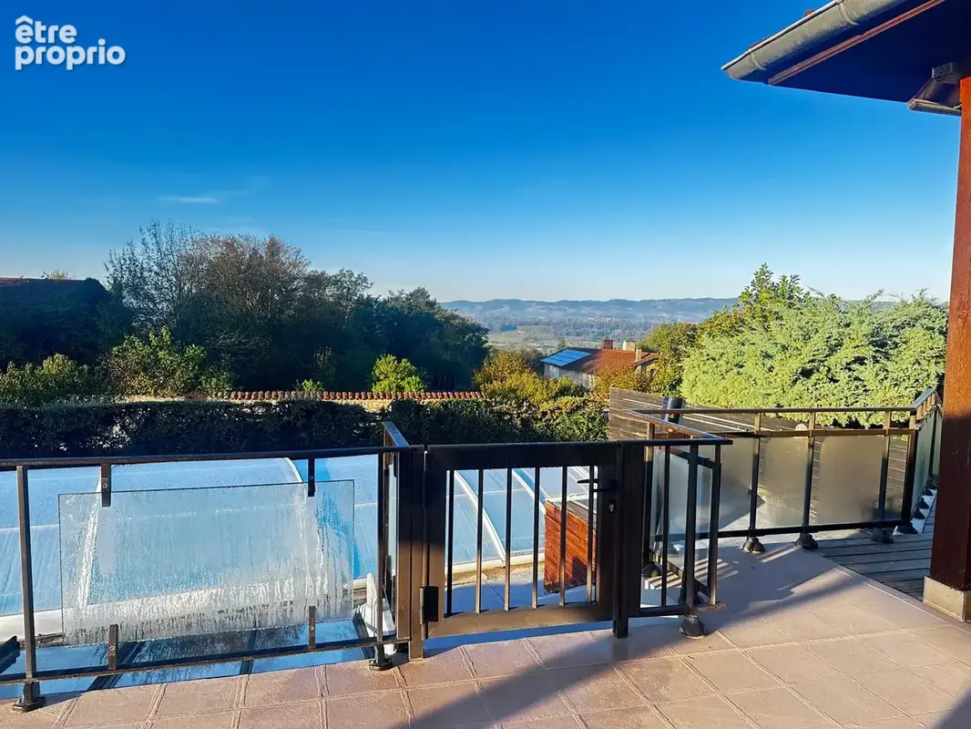 MANALEX IMMOBILIER - Maison familiale de 149 m2 sur 2 278 m2 de terrain arboré, avec sous-sol complet et pisci - photo 1