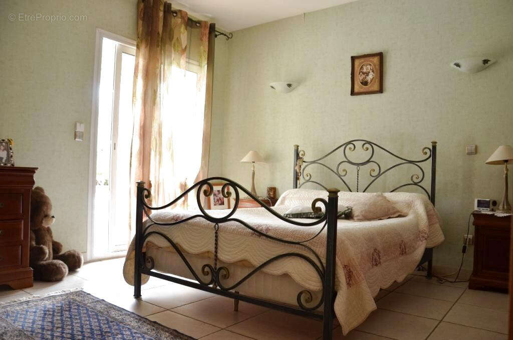 Maison à AMBARES-ET-LAGRAVE