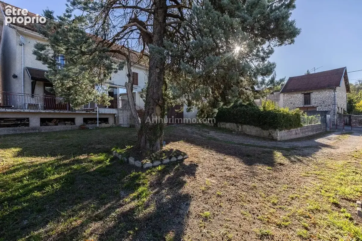 Photo Maison à Morestel au prix de 242 000€