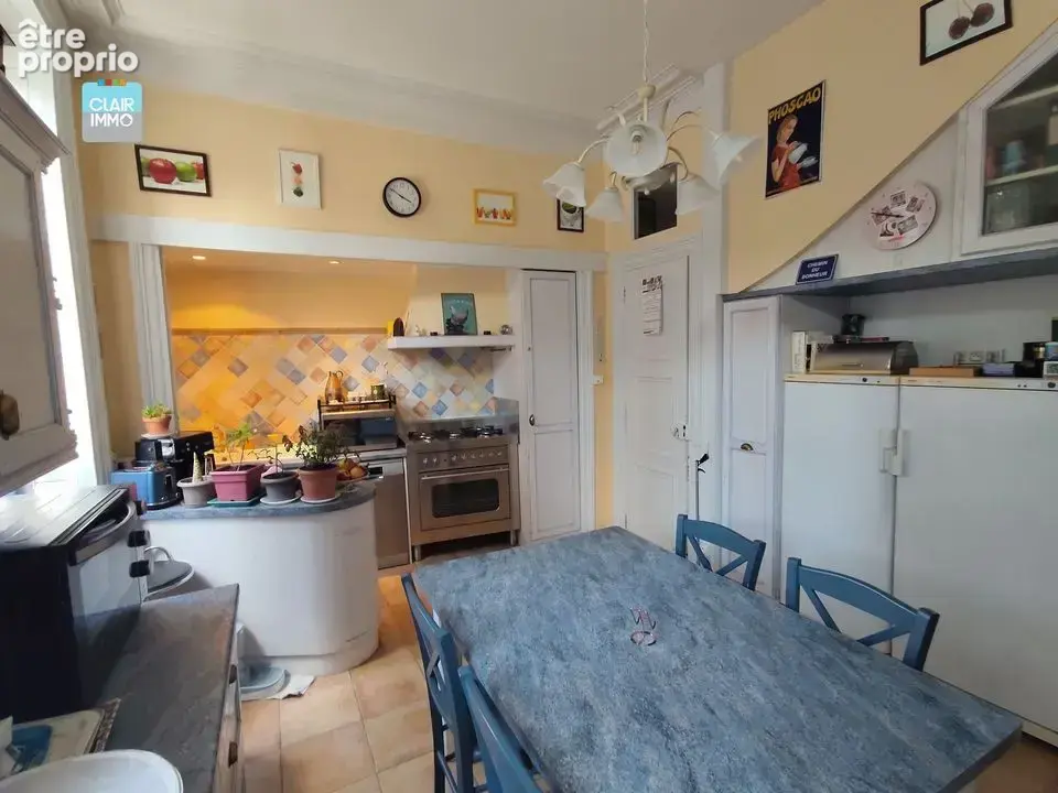 A macon en bourgogne appartement 8 pieces de 217 m² avec - photo 7
